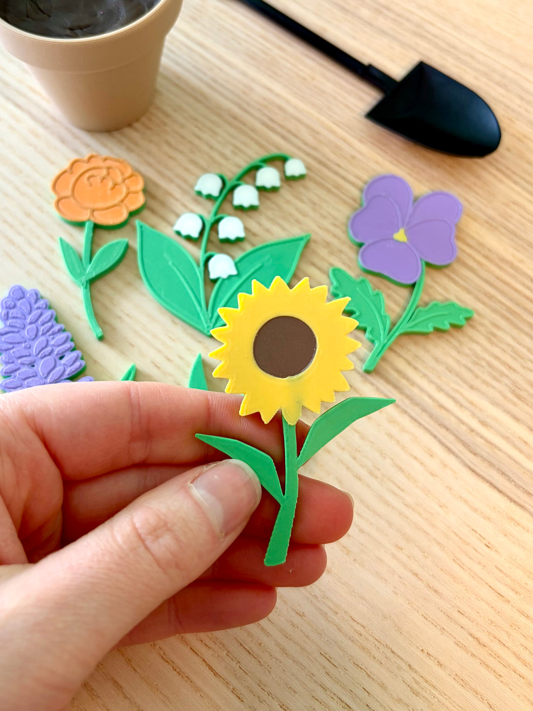 Flower Garden Planting Set | 2.5” Flowers | Sensory Dirt