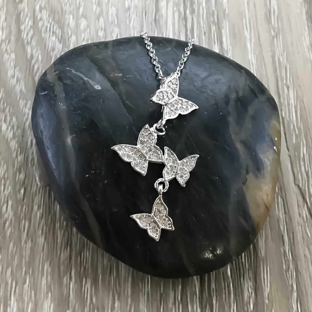 Collier Papillon Délicat, Collier Nouveau Départ, L'Heure du Changement, Petit Papillon, Bijou en Argent et Zirconium Cubique, Anniversaire, Petit Rappel