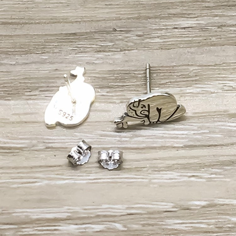 Boucles d'oreilles paresseux, petites puces d'oreilles en argent sterling, bijoux pour amoureux des animaux, boucles d'oreilles mignonnes, bijoux uniques, cadeau pour fille, cadeau pour sœur