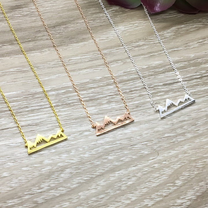 Collier Petite Montagne, La plus belle vue se mérite, Collier inspirant, Bijou naturaliste, Chaîne de montagnes en or rose