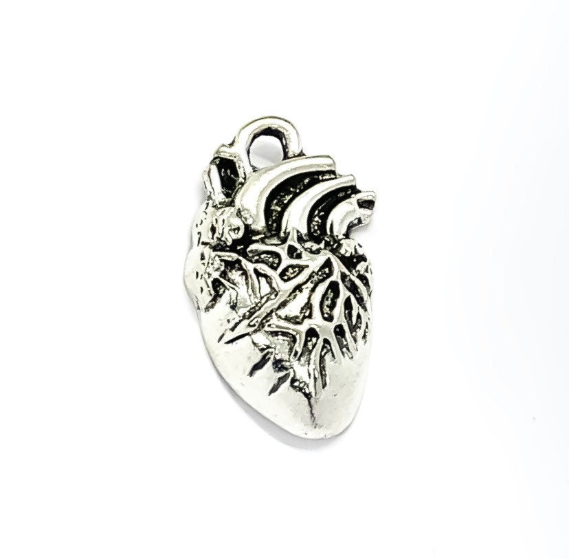 1 Breloque Cœur, Breloques individuelles, Breloques Anatomie, Breloques Biologie, Breloque Cardiologie, Breloques Médecin, Breloques Moléculaires, Apprêts pour bijoux