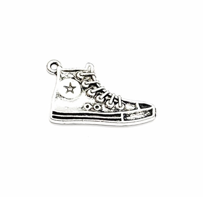 1 Breloque Chaussure de Basketball Argentée, Breloque Sportive, Breloque Basket, Breloque Joueur de Basketball, Breloque Personnalisée, Breloque Sportive, Cadeau pour Coach d'Équipe, À Faire Soi-même
