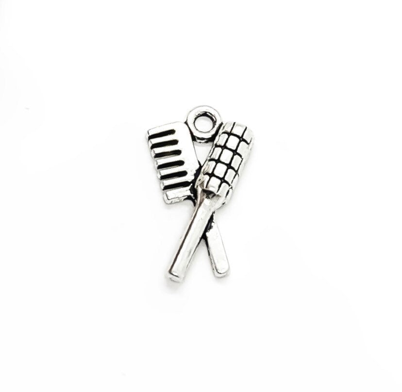 Breloque peigne et brosse à cheveux, breloque salon de coiffure, breloque individuelle, cadeau coiffeur, breloque girly, breloque adolescente, cadeau pour coiffeuse