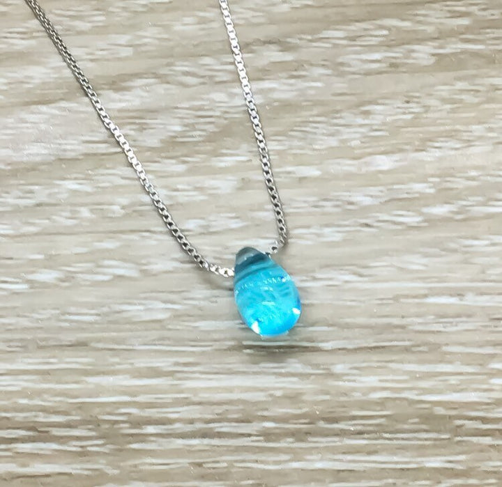 Collier en forme de larme bleue, citation inspirante, pendentif goutte d'eau, « Que ta force soit plus grande que tes larmes », bijou porteur d'espoir, cadeau de Noël