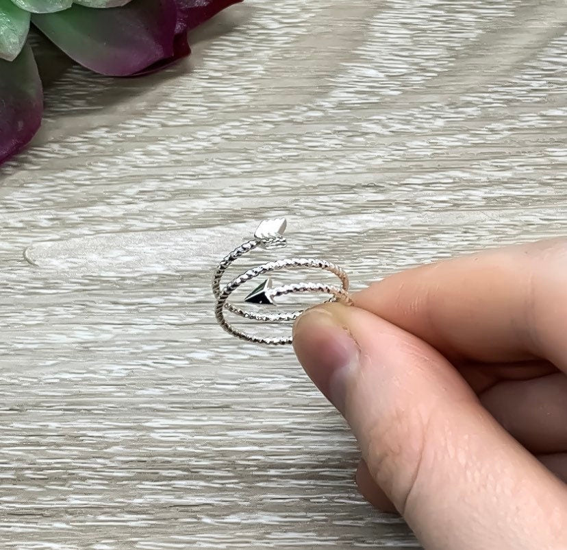 Bague flèche scintillante, Bijou flèche, Bague à superposer, Bague tendance, Bague délicate en or rose, Bijou d'amitié, Cadeau d'une meilleure amie