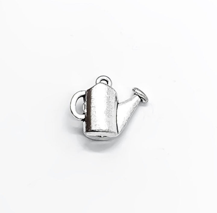 1 Petit Arrosoir Charmant, Charmes de Jardinage, Charmes de Jardin, Charmes Florals, Charme Paysager, Charme de Jardin, Charme de Printemps, Charme d'Été