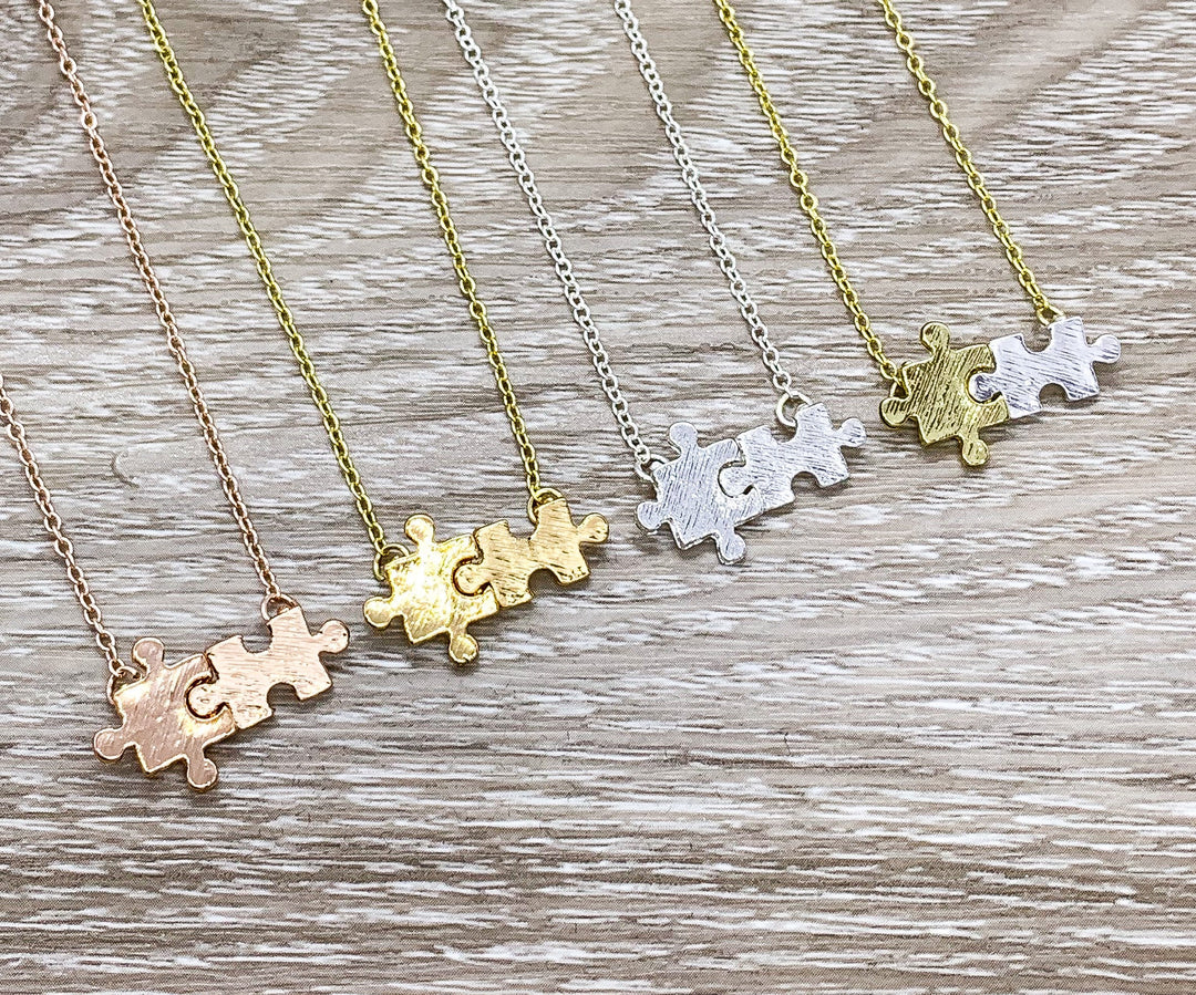 Cadeau de sensibilisation à l'autisme, Collier double puzzle miniature, Bijou minimaliste, Pendentif puzzle délicat, Cadeau pour maman, Cadeau de Noël pour maman