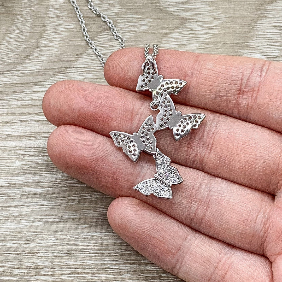 Collier papillon délicat orné de strass, cadeau de nouveau départ, bijou symbole de force, petit cadeau symbolique, cadeau pour belle-fille, anniversaire