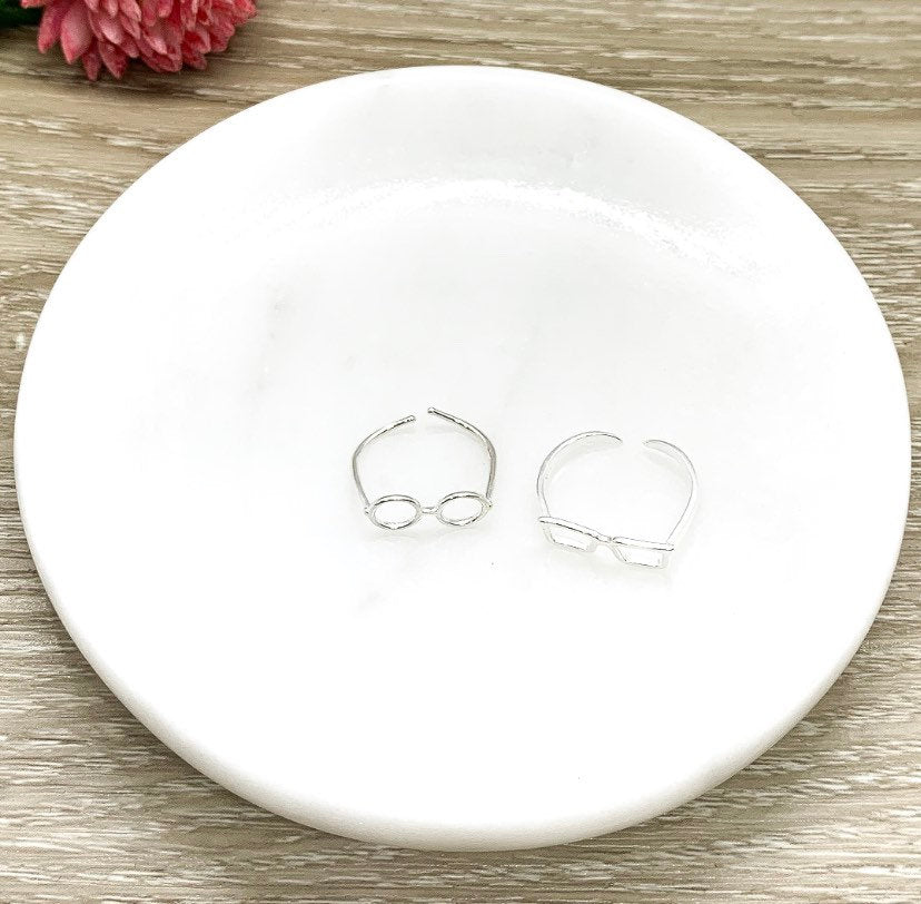 Bague lunettes argentée, bague lunettes, bague geek, bague tendance, bague lunettes délicate, bague ajustable, bagues mignonnes, cadeau pour amoureux des livres