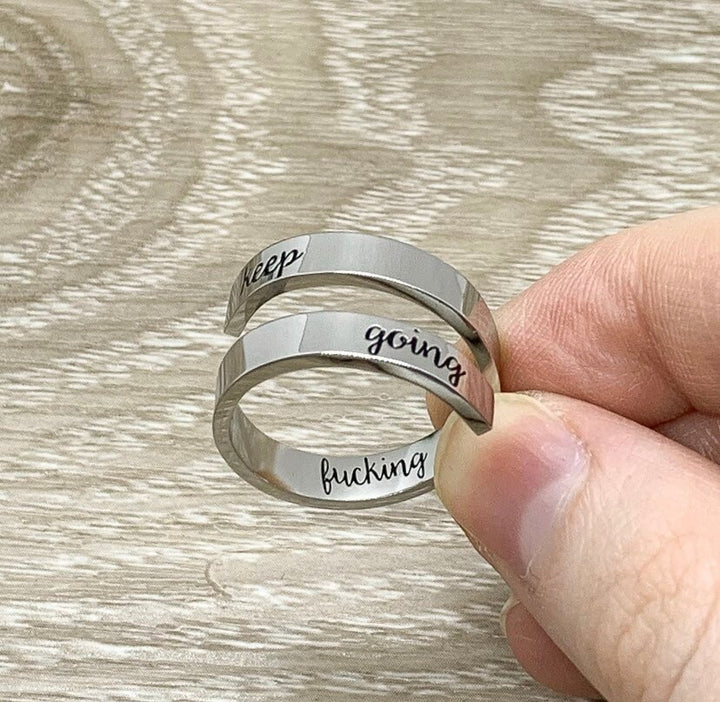 Bague « Keep Going », Bijou inspirant, Bague pour femme mûre, Bijou d'amitié, Bague midi, Gravure laser épaisse, Bague tendance, Cadeau pour une amie