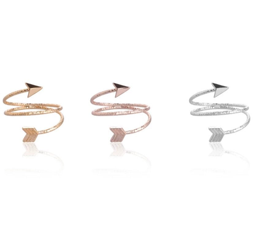 Bague flèche scintillante, Bijou flèche, Bague à superposer, Bague tendance, Bague délicate en or rose, Bijou d'amitié, Cadeau d'une meilleure amie