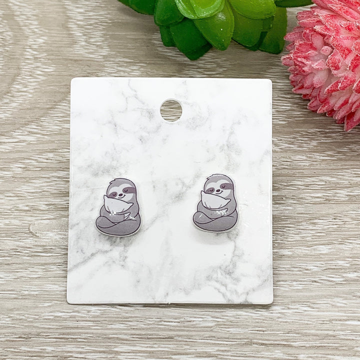 Boucles d'oreilles paresseux, petites boucles d'oreilles à clous en plastique rétractable, bijoux pour amoureux des animaux, boucles d'oreilles mignonnes, bijoux uniques, cadeau pour fille, cadeau pour sœur
