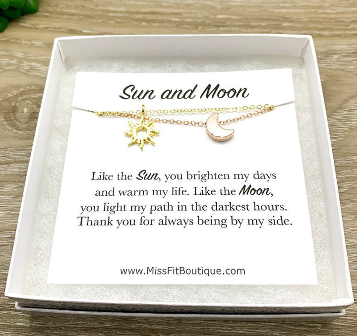 Ensemble de colliers Soleil et Lune pour 2 personnes, colliers d'amitié, bijoux célestes délicats, pendentif croissant de lune, cadeau de fin d'études pour une meilleure amie