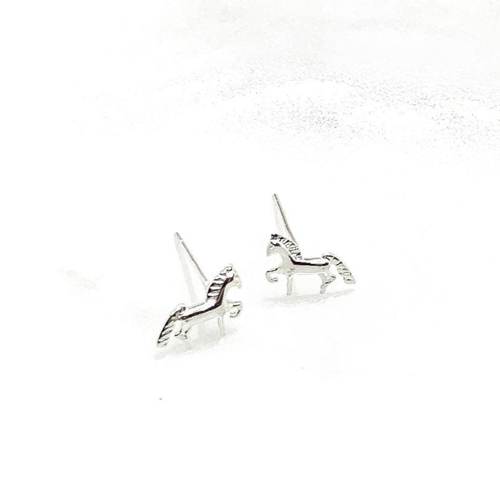 Boucles d'oreilles puces en forme de petit cheval, boucles d'oreilles poney, bijoux en argent sterling, bijoux pour amoureux des animaux, jolies boucles d'oreilles cheval, cadeau pour petite fille