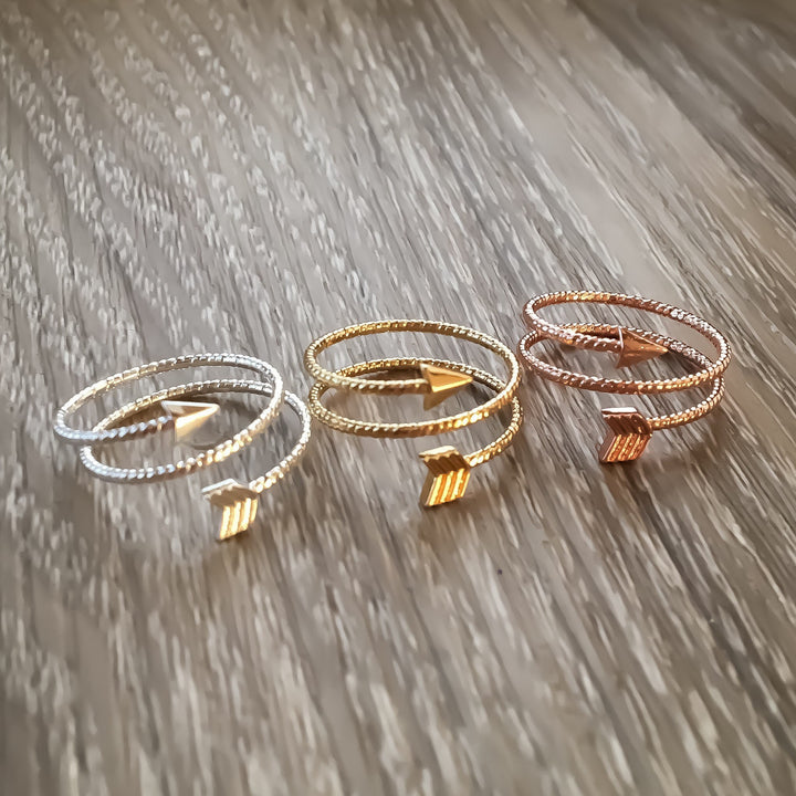 Bague flèche scintillante, Bijou flèche, Bague à superposer, Bague tendance, Bague délicate en or rose, Bijou d'amitié, Cadeau d'une meilleure amie