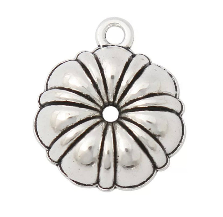 Breloque pour moule à gâteau, breloque individuelle, breloques pour moules à pâtisserie, breloques pour pâtisserie, bijoux pour pâtissiers, breloques citrouille, breloques de cuisine, mini-moule