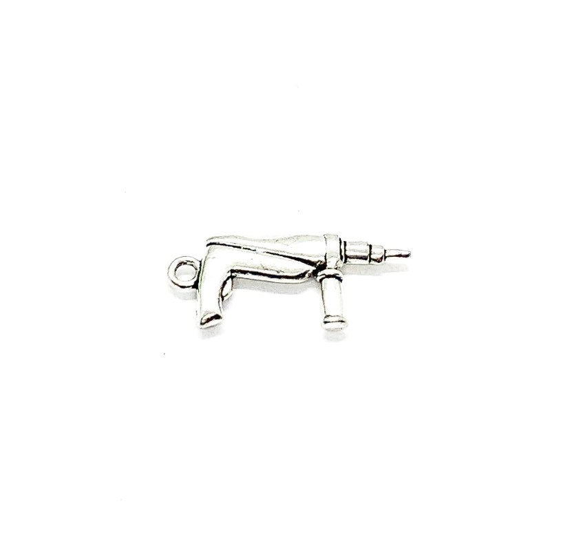 1 breloque pistolet à clous miniature, breloque outil électrique, breloque bricoleur, cadeau pour charpentier, breloque outils, breloque construction, cadeau pour lui