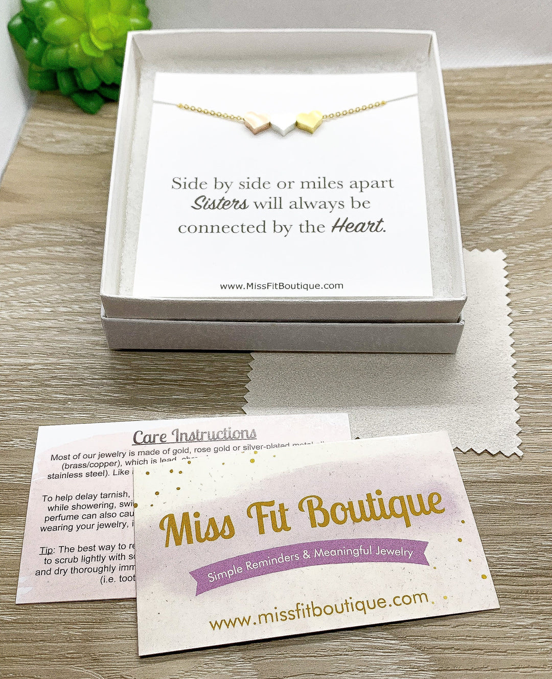 Collier papillon avec carte inspirante, bijou délicat, cadeau symbolique de force pour elle, petit pendentif papillon, collier d'amitié