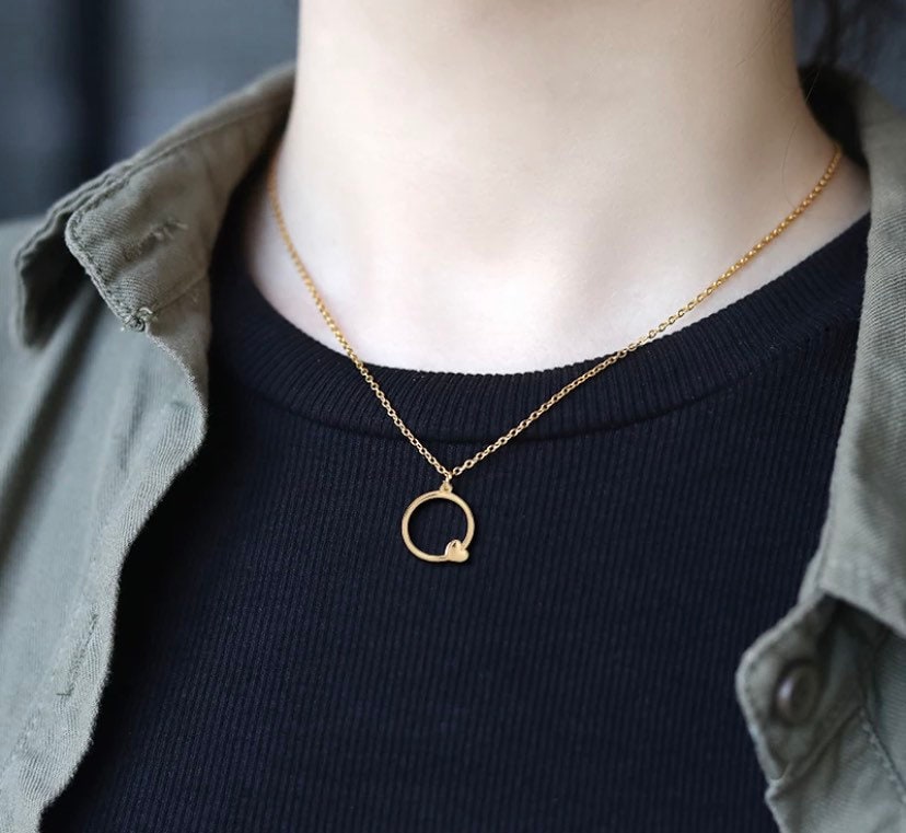 Collier 3 Cœurs, Pendentif Cercle avec Cœurs, Bijou Grand-mère, Collier Maman de Garçons, Collier Maman, Bijou de Maternité, Cadeau d'Anniversaire Maman