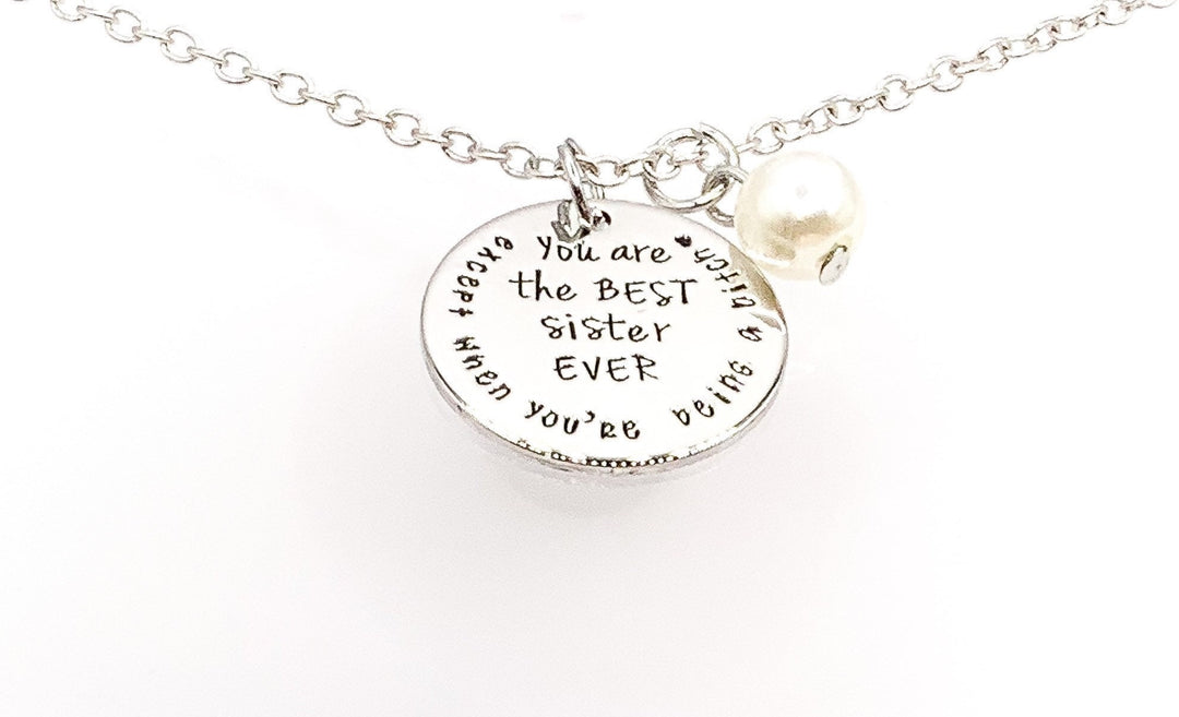 Collier « Meilleure sœur du monde », citation humoristique, collier avec pendentif sœur, cadeau amusant pour sœur, bijoux pour deux sœurs, cadeau de Noël pour sœur