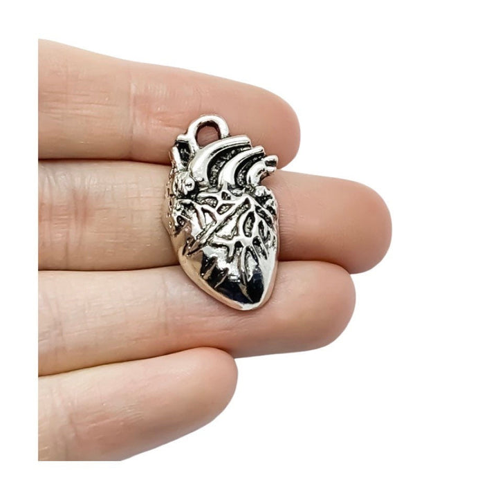 1 Breloque Cœur, Breloques individuelles, Breloques Anatomie, Breloques Biologie, Breloque Cardiologie, Breloques Médecin, Breloques Moléculaires, Apprêts pour bijoux