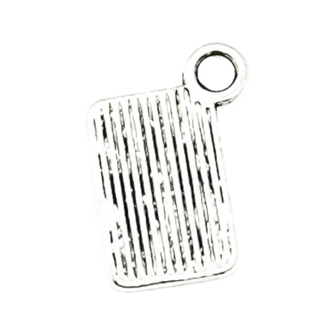 Breloque pour moule à muffins, breloque individuelle, breloques pour plaques de cuisson, bijoux pour pâtissiers, breloques pour muffins, breloques pour la cuisine, mini-moule