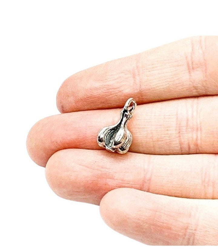 1 petit pendentif en forme de bulbe d'ail entier, pendentif ail, breloques individuelles, breloques ingrédients de cuisine, bijoux légumes, breloque oignon, bijoux à faire soi-même