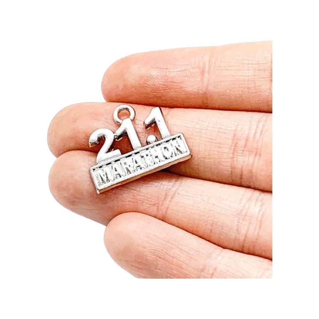 Lot de breloques pour semi-marathon (21 km), breloques course à pied, en vrac, breloques chaussures de course, breloques fitness, apprêts pour bijoux, idée cadeau.