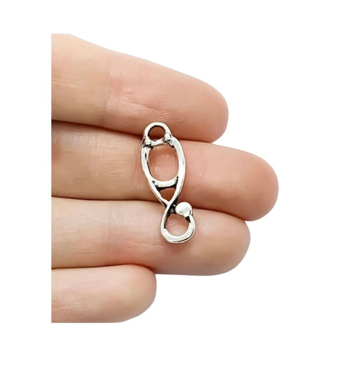 1 breloque stéthoscope miniature, breloques individuelles, breloques médicales, breloque infirmière, breloques médecin, breloques étudiantes en soins infirmiers, cadeau pour infirmière, bijoux à faire soi-même