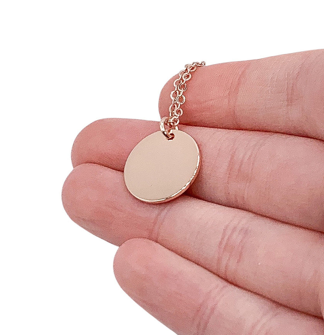 Collier Grande Sœur, Bijou Minimaliste, Cadeau de la Petite Sœur, Cadeau pour Sœur, Collier Symbolique pour Sœur, Pendentif Gravé en Cursive Simple