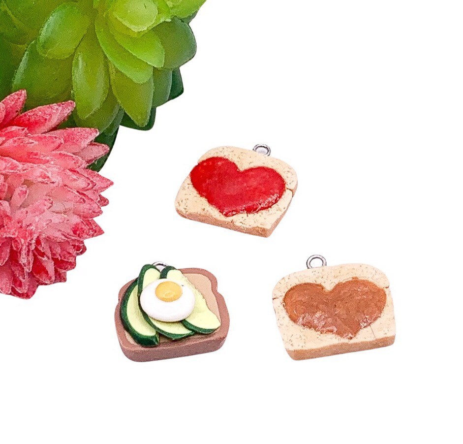 Breloques miniatures sur le thème de la nourriture, bijoux gourmands, sushis, poutine, bacon, brocolis, hot-dogs, pop-corn, salade, crêpes, toast à l'avocat, breloque kawaii, cabochon