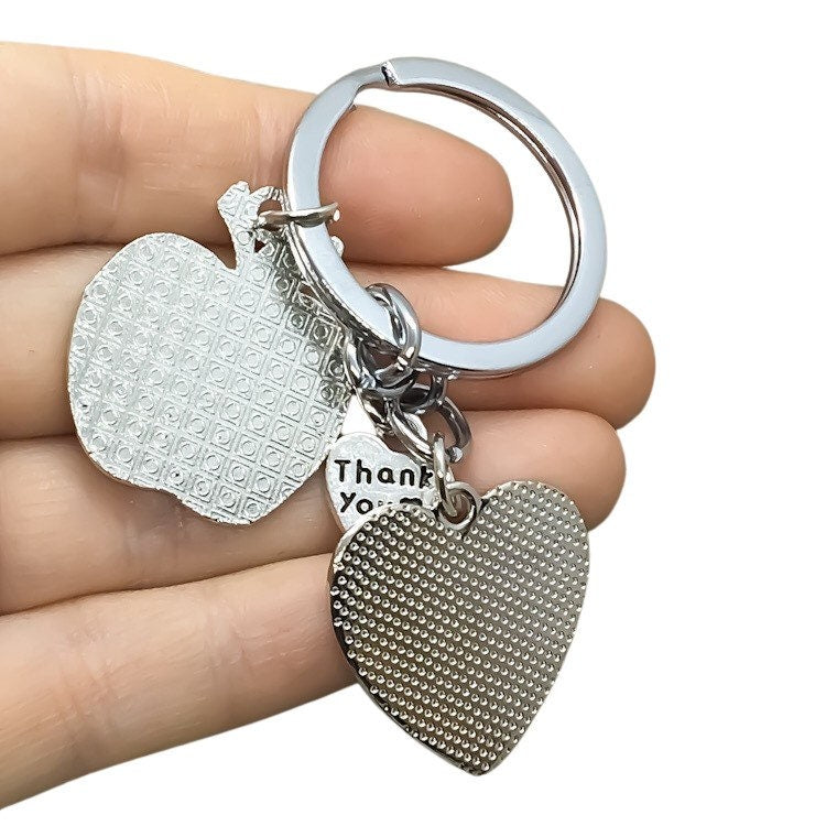 Porte-clés « Il faut un grand cœur pour contribuer à l'épanouissement des jeunes esprits », cadeau de remerciement pour un enseignant, porte-clés pomme rouge, cadeau d'un élève, enseignant(e)