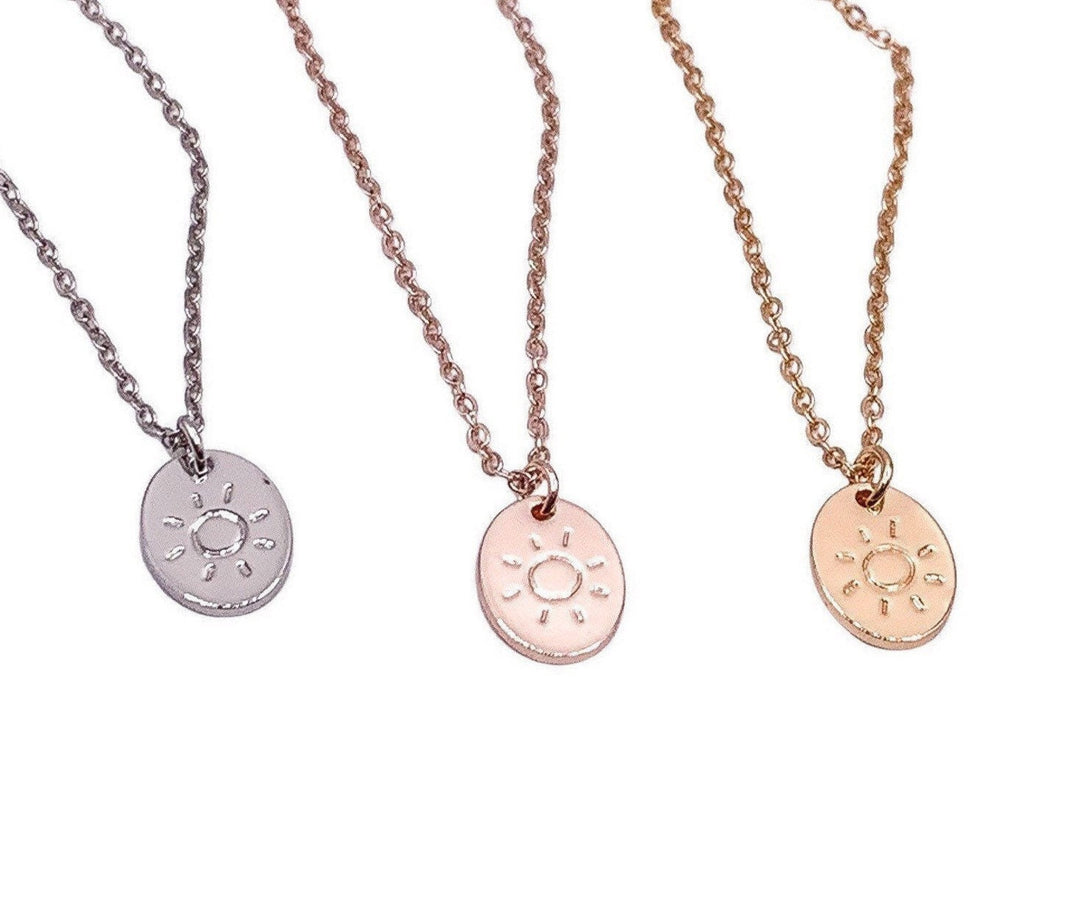 Collier Soleil, Pendentif Soleil Rayonnant, Collier Délicat, Collier Soleil Céleste Minimaliste, Collier Croissant de Lune, Collier Arc-en-ciel