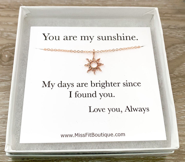 Collier « Tu es mon rayon de soleil », Collier soleil en or rose, Cadeau soleil minimaliste, Collier délicat, Cadeaux pour elle, Anniversaire, Cadeaux pour meilleures amies