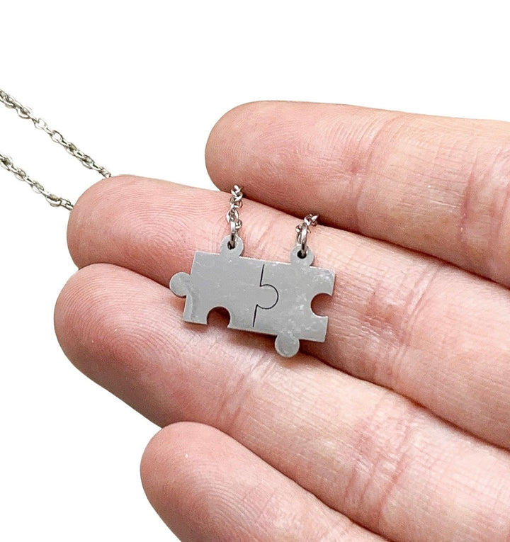 Collier double puzzle, pendentif pièce de puzzle, bijou autisme, maman d'enfant autiste, cadeau pour enseignant spécialisé, Divergent