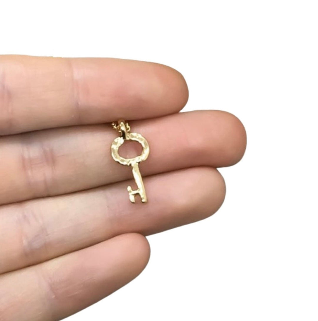 Collier Clé Squelette, Pendentif Petite Clé, Collier Petite Clé en Or, La confiance est essentielle, Bijou simple et précieux à offrir à sa femme