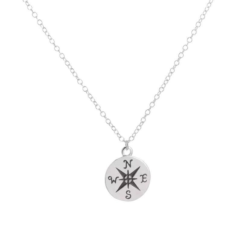 Collier boussole argenté, bijou de voyage délicat, cadeau de départ pour une amie, collier tendance, cadeau pour une nouvelle aventure, cadeau pour une compagne de voyage