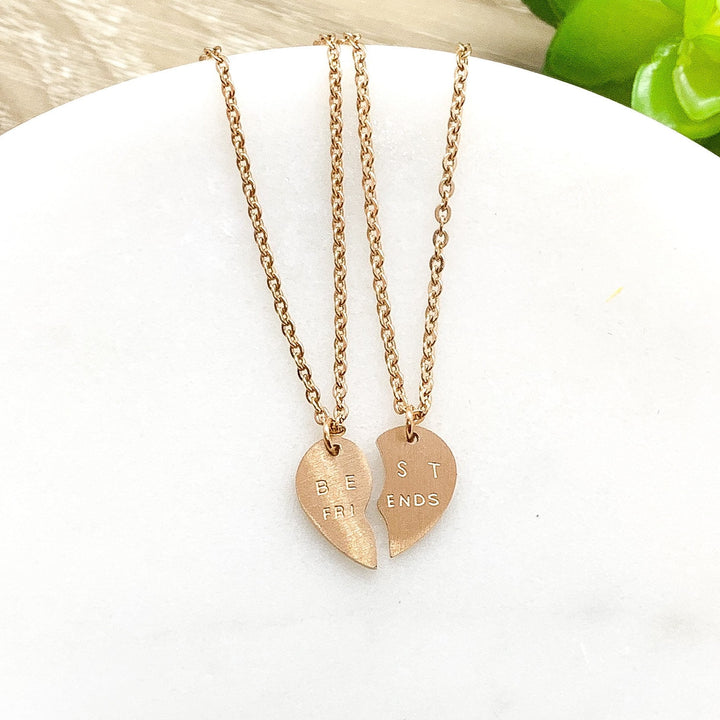 Ensemble pour 2 meilleures amies, Colliers Cœurs Brisés, Colliers d'Amitié Assortis, Cadeau pour Meilleure Amie, Anniversaire de Meilleure Amie, Collier Entrelacé