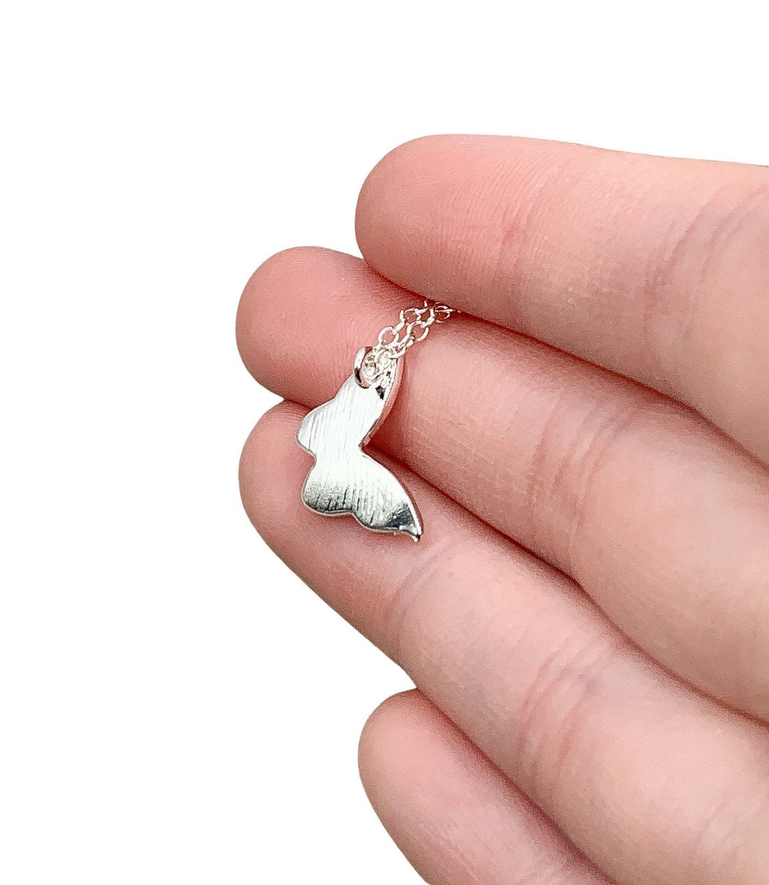 Collier papillon avec carte inspirante, bijou délicat, cadeau symbolique de force pour elle, petit pendentif papillon, collier d'amitié