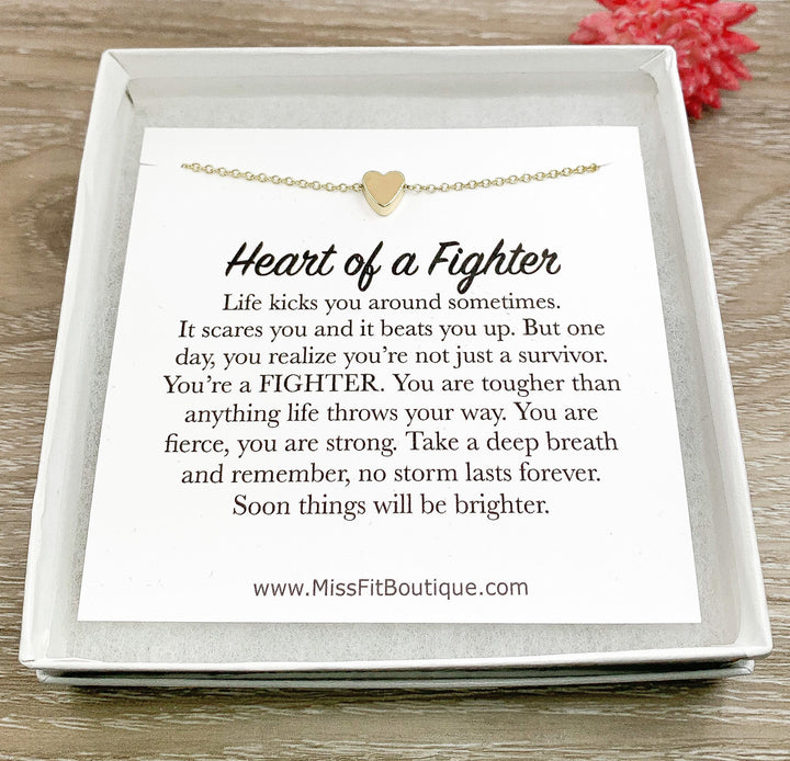 Citation « Cœur de combattante », Cadeau de force, Collier petit cœur, Cadeau pour survivante, Cadeau personnalisé pour femme, Cadeau d'encouragement
