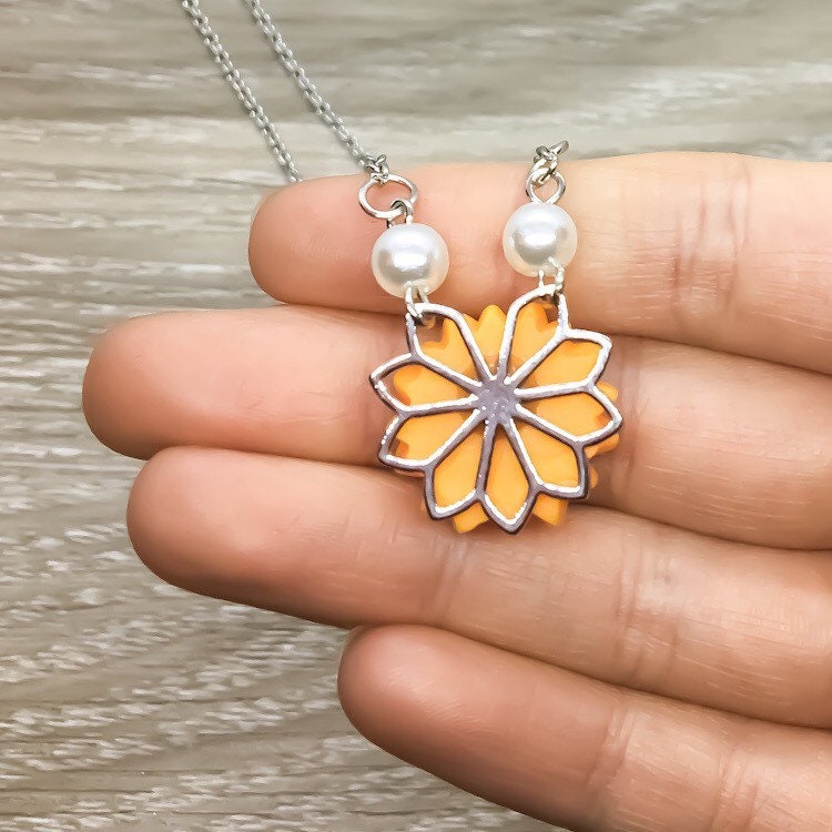 Sunflower Necklace, Orange Flower Necklace, Sunflower Jewelry, Fall Necklace, Autumn Jewelry, Christmas Gift for Her, Mother’s Day Gift