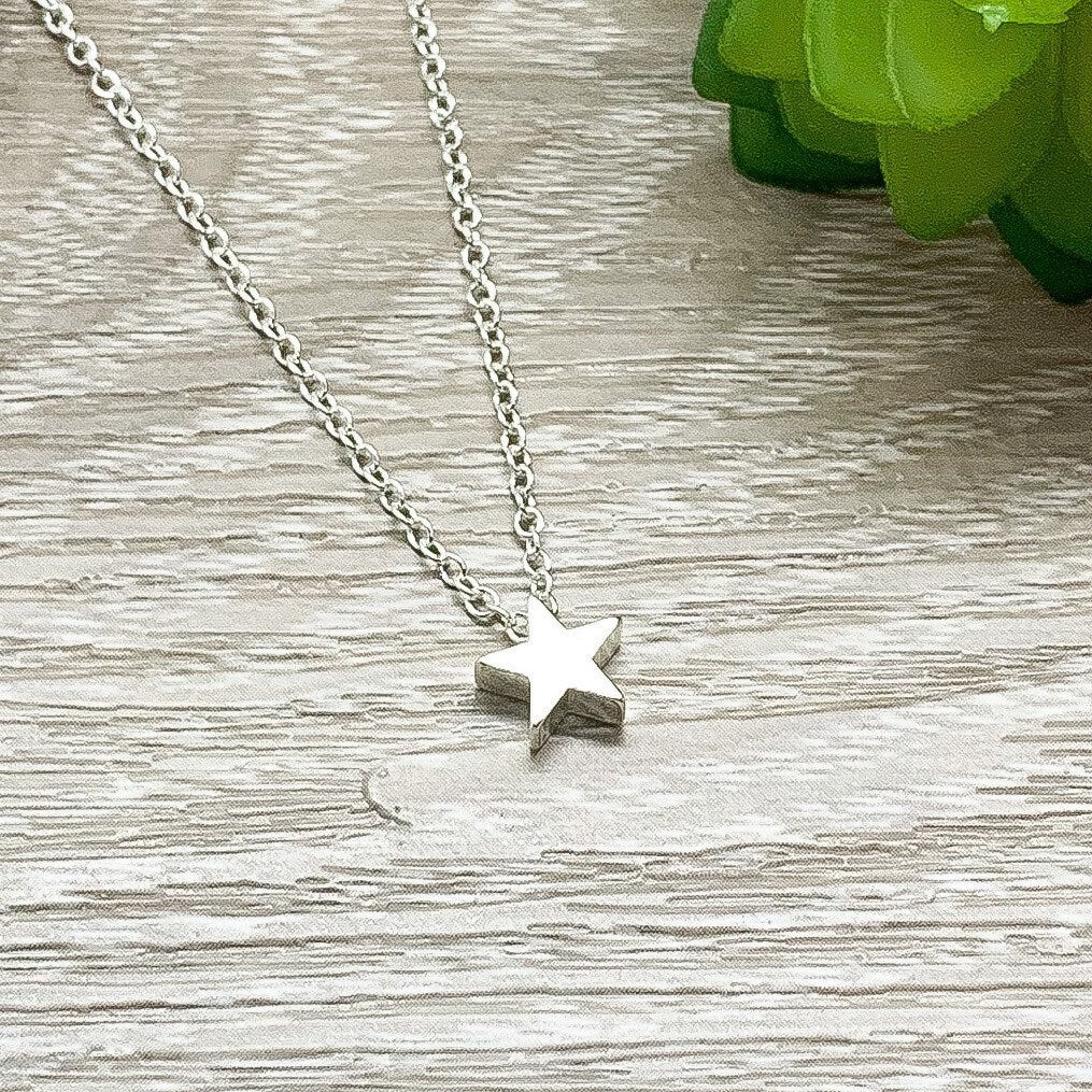 Collier Petite Étoile, Pendentif Étoile Délicate, Collier à Plusieurs Colliers, Bijou Minimaliste, Collier Fin, Collier Petite Fille, Idées Cadeaux de Noël