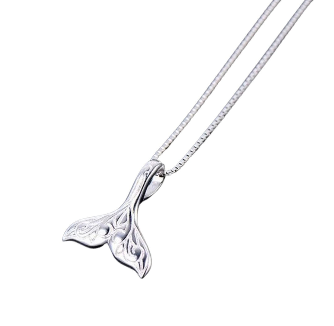 Collier queue de poisson miniature, Collier sirène argenté, Collier marin, Cadeau pour amoureux de l'océan, Bijou de plage, Cadeau pour passionné de bateaux, Collier côtier
