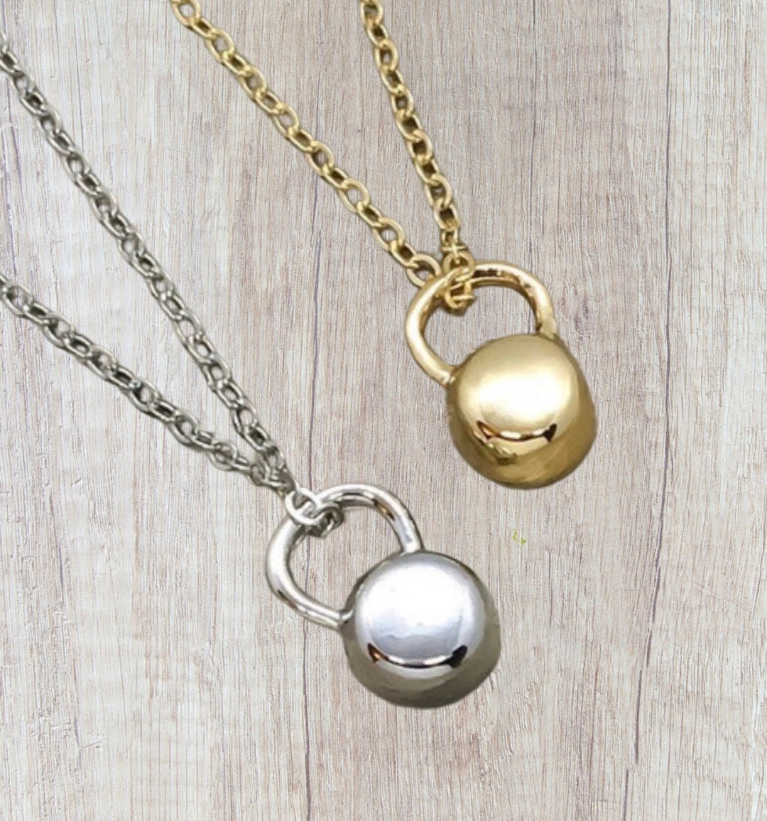 Collier mini kettlebell, cadeau fitness, collier de gym, bijou de force, collier d'entraînement, pendentif kettlebell, cadeau pour coach sportif