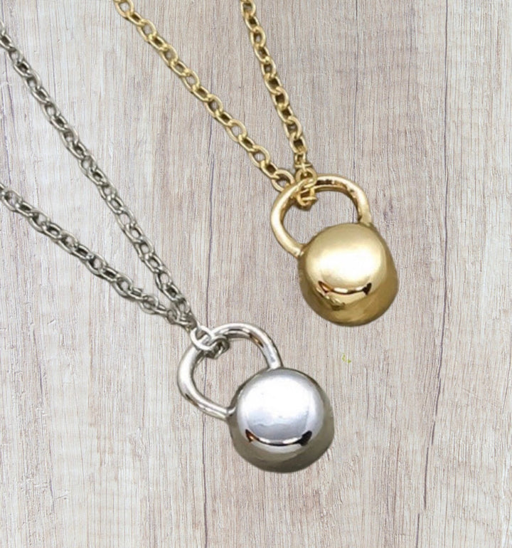 Collier mini kettlebell, cadeau fitness, collier de gym, bijou de force, collier d'entraînement, pendentif kettlebell, cadeau pour coach sportif