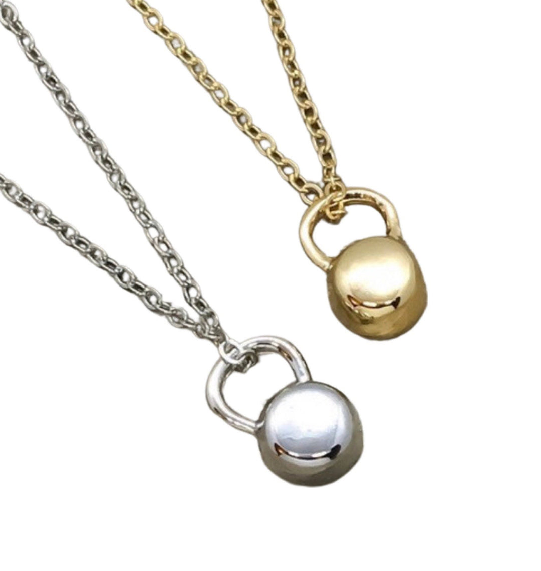 Collier mini kettlebell, cadeau fitness, collier de gym, bijou de force, collier d'entraînement, pendentif kettlebell, cadeau pour coach sportif