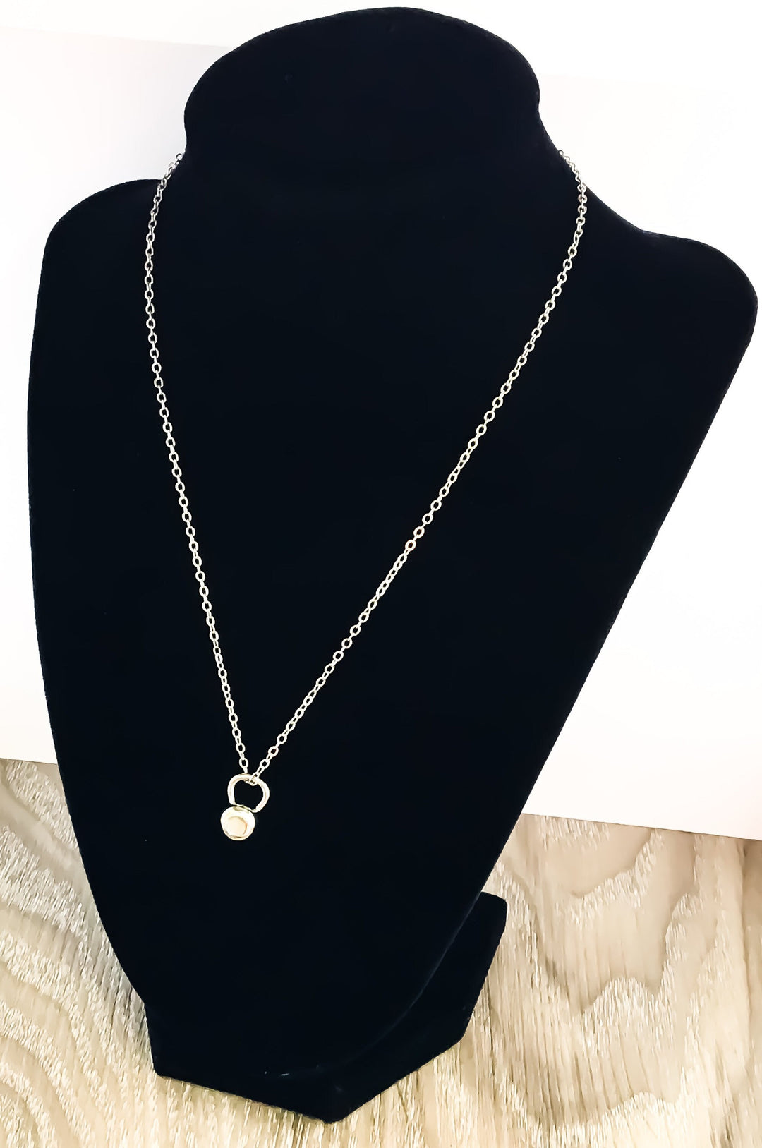 Collier mini kettlebell, cadeau fitness, collier de gym, bijou de force, collier d'entraînement, pendentif kettlebell, cadeau pour coach sportif