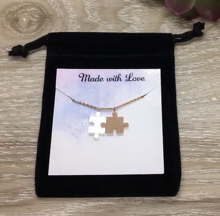 Cadeau de sensibilisation à l'autisme, Collier double puzzle, Cadeau pour enseignant spécialisé, Bijou minimaliste, Pendentif puzzle, Remerciements aux enseignants
