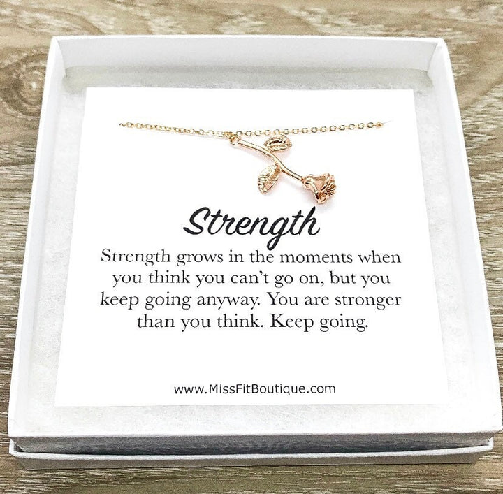 Collier rose miniature, bijou fleur en or rose, collier force, bijou floral, cadeau nature, cadeau d'une amie, cadeau symbolique pour elle