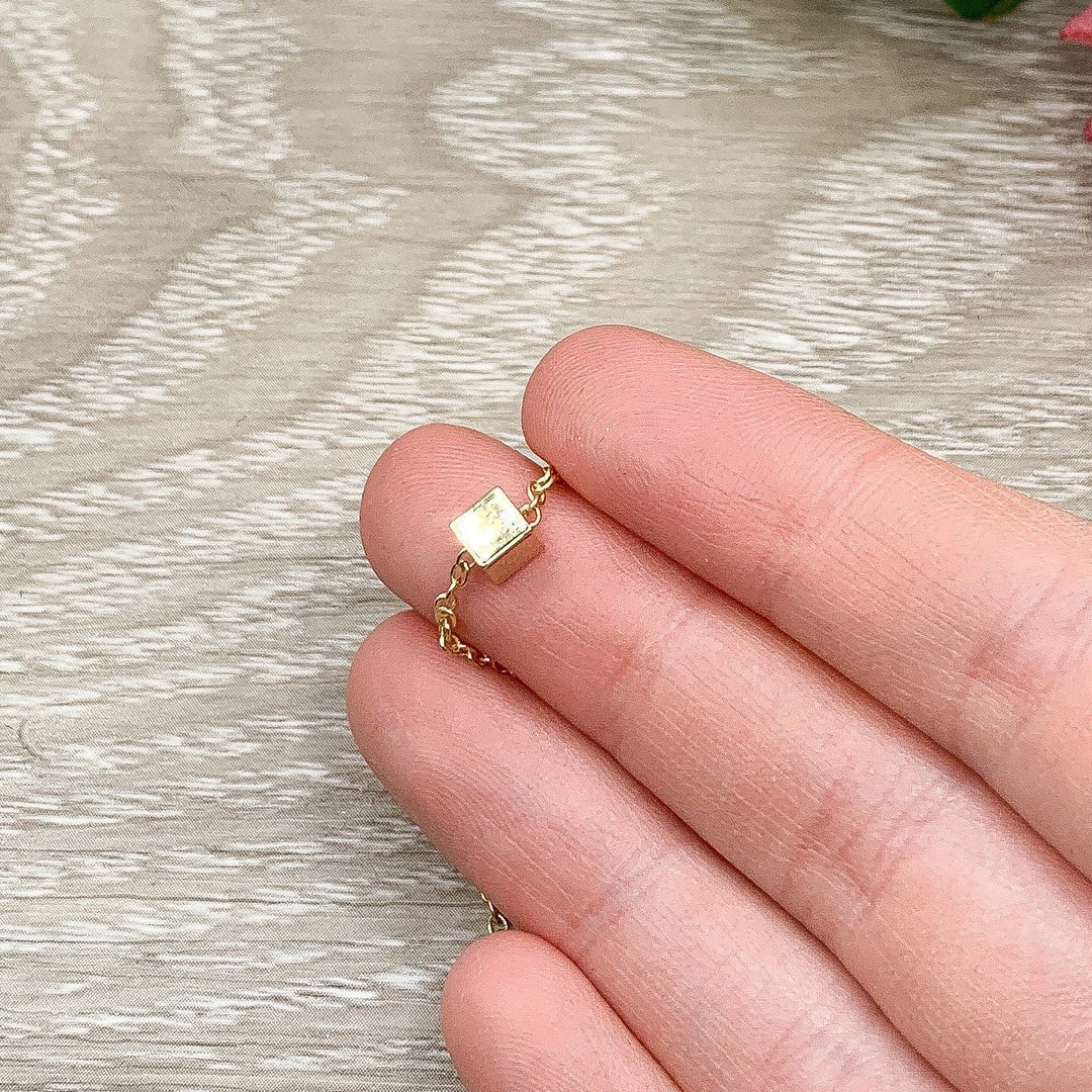 Collier petit cube, collier géométrique délicat, pendentif à superposer, collier cube, pendentif carré en or rose, collier minimaliste, cadeau pour une amie